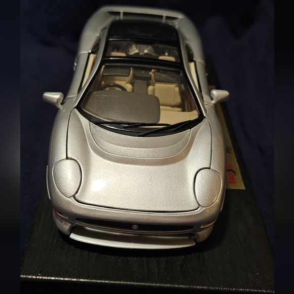 Vintage MAISTO 1992 JAGUAR XJ220 SILVER Special Edition - Picture 5 of 6
